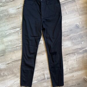Madewell Black 11” High Rise Distressed Skinny Jeans
